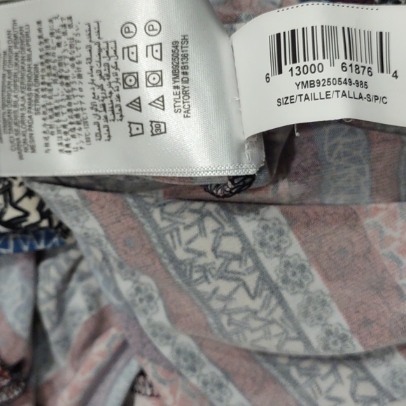 BCBGeneration Romper in excellent condition. Very comfortable and soft . - Picture 8 of 8